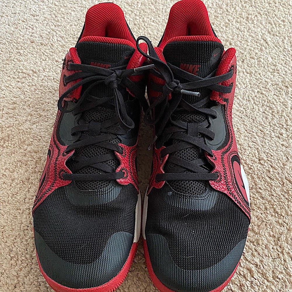 Mens Nike sneakers 8.5